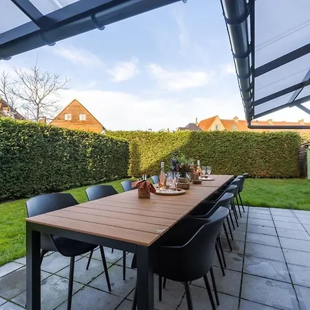 Huswell - Spacious House With Sunny Garden Villa